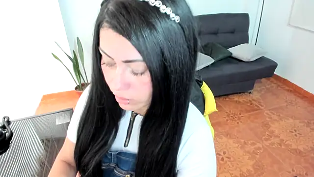 Snapshot of Tania_mature chatting on 10-21-25, 05:46 Tania mature online show from 10-21-25, 05:46