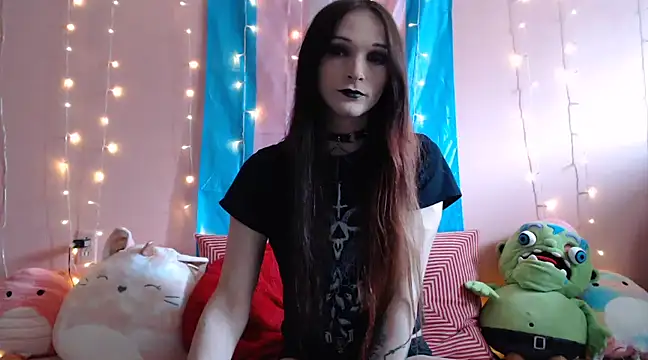 Snapshot of LilyLickt chatting on 01-19-25, 08:41 LilyLickt online show from 01-19-25, 08:41
