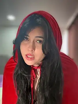 Alyaa s online show from 10-31-25, 06:20