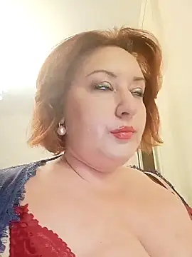 Snapshot of mom4you chatting on 03-07-26, 11:18 mom4you online show from 03-07-26, 11:18