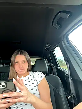 Snapshot of DoriDeluxe66 chatting on 09-30-25, 02:33 DoriDeluxe66 online show from 09-30-25, 02:33