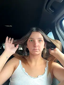 Snapshot of DoriDeluxe66 chatting on 10-12-25, 12:15 DoriDeluxe66 online show from 10-12-25, 12:15