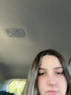 Snapshot of DoriDeluxe66 chatting on 10-27-25, 08:29 DoriDeluxe66 online show from 10-27-25, 08:29