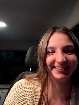 Snapshot of DoriDeluxe66 chatting on 10-28-25, 09:28 DoriDeluxe66 online show from 10-28-25, 09:28