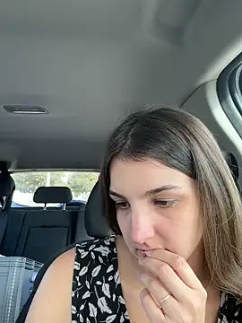 Snapshot of DoriDeluxe66 chatting on 11-02-25, 12:29 DoriDeluxe66 online show from 11-02-25, 12:29