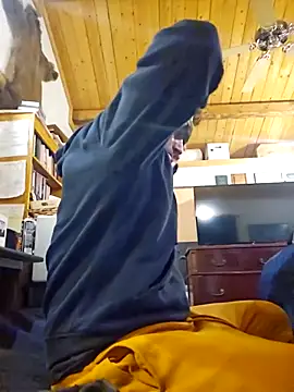 Snapshot of Sitka_86 chatting on 11-30-25, 01:59 Sitka 86 online show from 11-30-25, 01:59