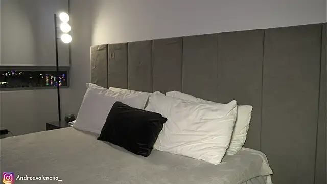 kendall ruiz online show from 02-25-25, 02:14