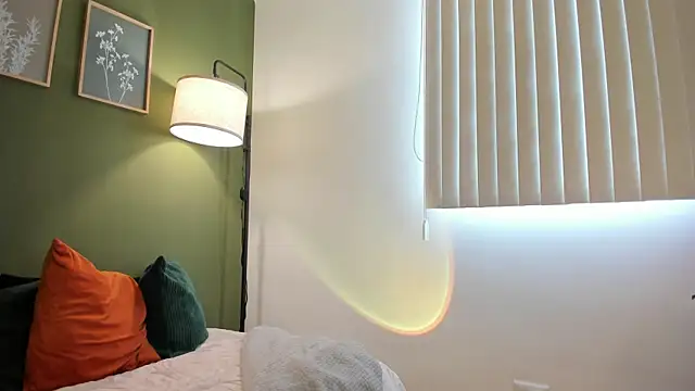 Snapshot of karlye_5 chatting on 10-20-25, 12:16 karlye 5 online show from 10-20-25, 12:16