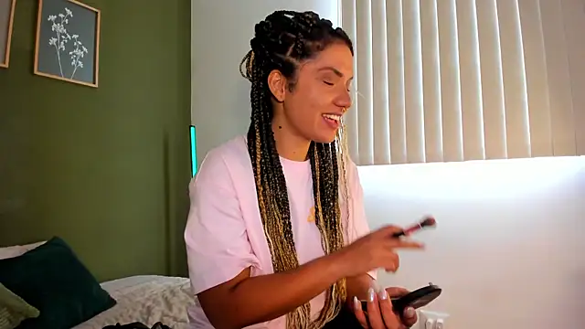 Snapshot of karlye_5 chatting on 03-24-26, 03:39 karlye 5 online show from 03-24-26, 03:39