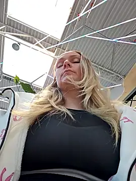 Bondgirl 013 online show from 01-14-26, 01:28