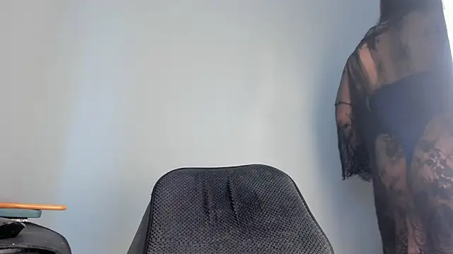 Snapshot of my_lovely_mia chatting on 01-16-25, 02:30 my lovely mia online show from 01-16-25, 02:30