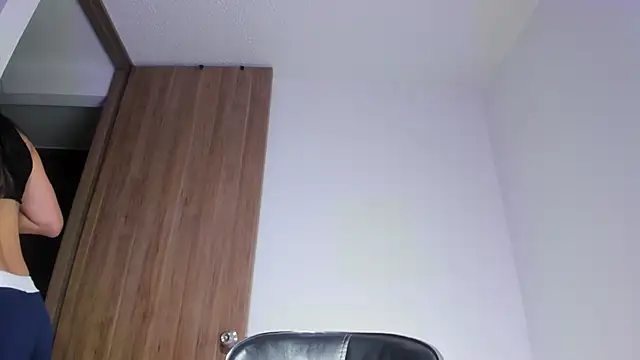my lovely mia online show from 04-30-26, 03:24