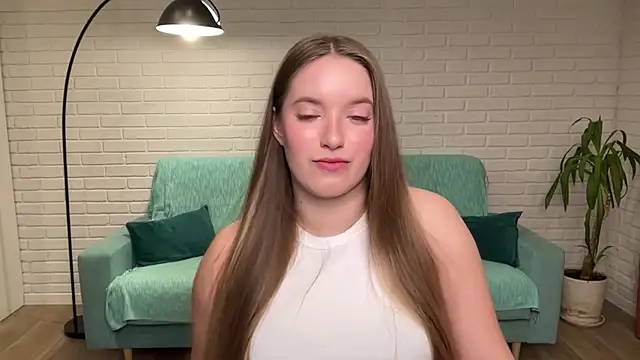 EvaMaddison online show from 10-28-25, 07:12