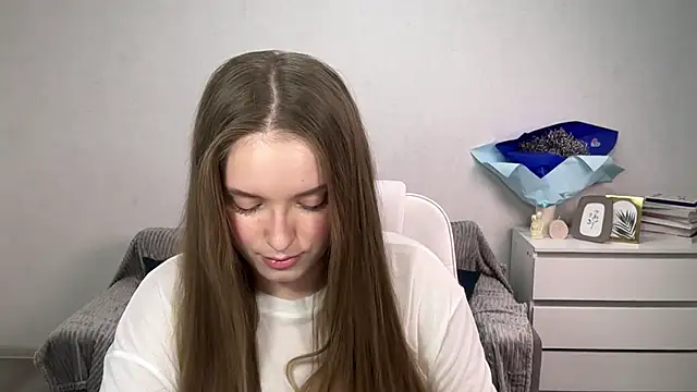 EvaMaddison online show from 11-24-25, 06:18