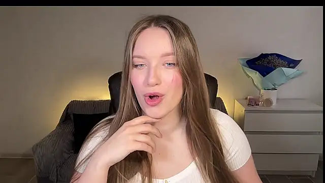 Snapshot of EvaMaddison chatting on 03-09-26, 03:54 EvaMaddison online show from 03-09-26, 03:54