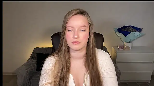 Snapshot of EvaMaddison chatting on 03-19-26, 05:33 EvaMaddison online show from 03-19-26, 05:33