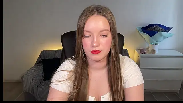 Snapshot of EvaMaddison chatting on 03-21-26, 08:19 EvaMaddison online show from 03-21-26, 08:19