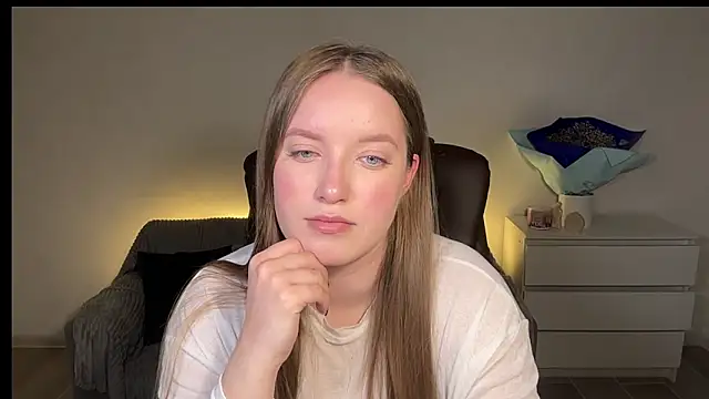 Snapshot of EvaMaddison chatting on 03-25-26, 04:57 EvaMaddison online show from 03-25-26, 04:57