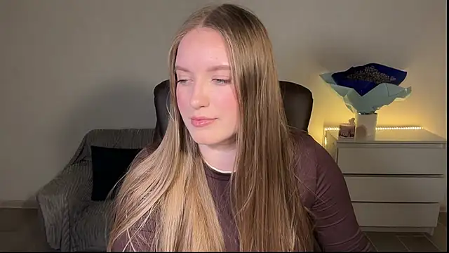 EvaMaddison online show from 05-06-26, 07:19