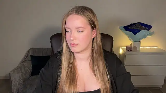 EvaMaddison online show from 05-13-26, 08:27