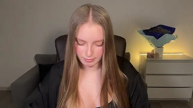EvaMaddison online show from 06-21-26, 09:17