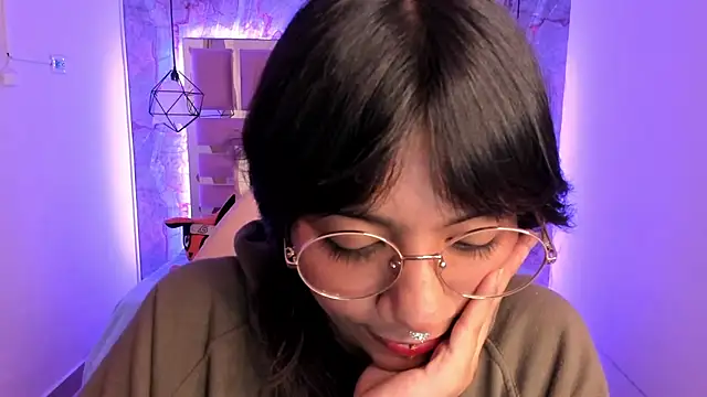 Snapshot of Nami_usagi chatting on 12-11-24, 03:05 Nami usagi online show from 12-11-24, 03:05