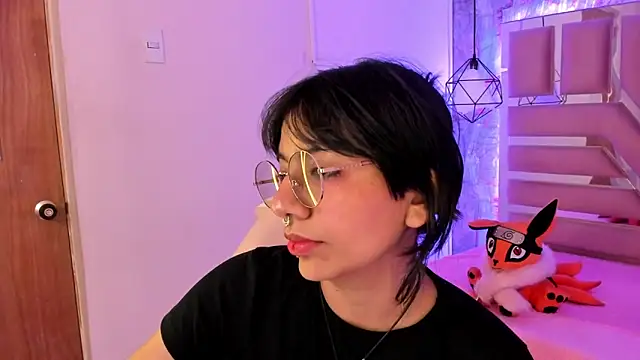 Snapshot of Nami_usagi chatting on 01-08-25, 04:00 Nami usagi online show from 01-08-25, 04:00