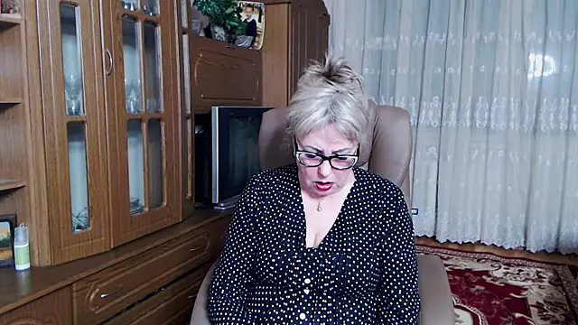 Snapshot of Kallliina chatting on 02-19-25, 05:49 Kallliina online show from 02-19-25, 05:49