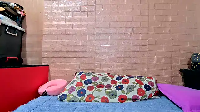 M e c e l online show from 10-10-25, 07:35