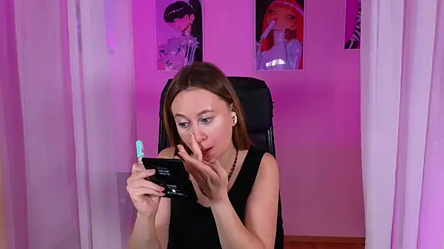 Snapshot of BrookeEvans chatting on 02-18-25, 11:52 BrookeEvans online show from 02-18-25, 11:52