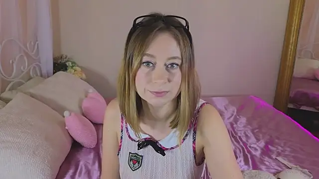 Snapshot of BrookeEvans chatting on 03-04-25, 03:48 BrookeEvans online show from 03-04-25, 03:48