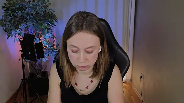 Snapshot of BrookeEvans chatting on 03-09-25, 04:16 BrookeEvans online show from 03-09-25, 04:16