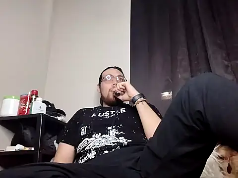 Snapshot of lucasgalacticman chatting on 01-15-25, 05:37 lucasgalacticman online show from 01-15-25, 05:37