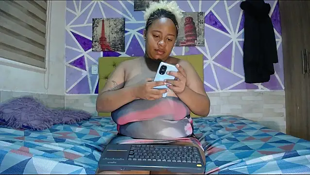 Snapshot of sharonx_morex chatting on 05-17-26, 06:11 sharonx morex online show from 05-17-26, 06:11