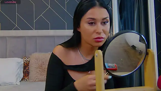 EmyLaveau online show from 01-16-25, 06:14