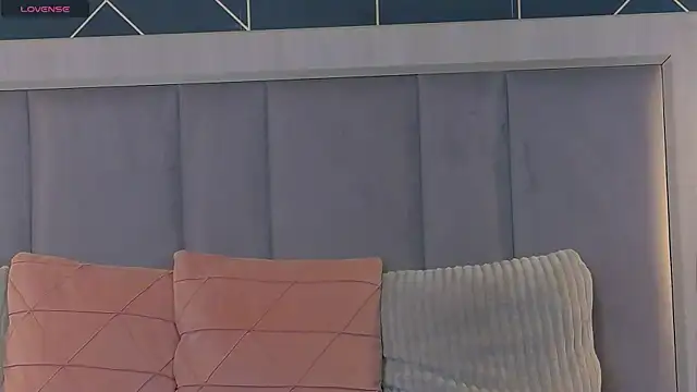 EmyLaveau online show from 11-11-25, 06:24