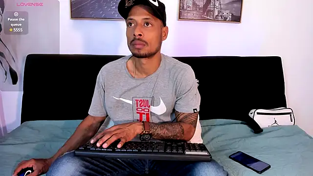 Snapshot of Sweet_Alessandre chatting on 01-06-25, 07:24 Sweet Alessandre online show from 01-06-25, 07:24