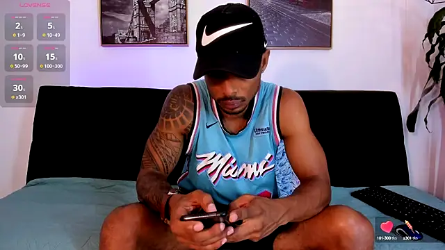 Snapshot of Sweet_Alessandre chatting on 01-29-25, 07:43 Sweet Alessandre online show from 01-29-25, 07:43