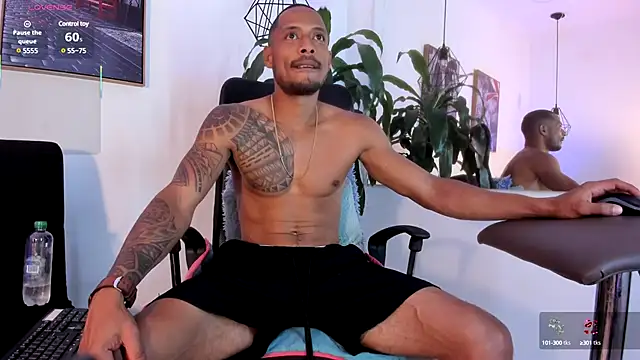 Snapshot of Sweet_Alessandre chatting on 03-13-25, 07:39 Sweet Alessandre online show from 03-13-25, 07:39