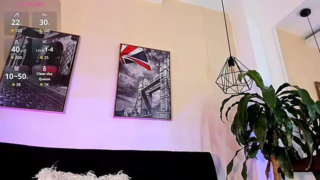 Snapshot of Sweet_Alessandre chatting on 09-16-25, 07:04 Sweet Alessandre online show from 09-16-25, 07:04