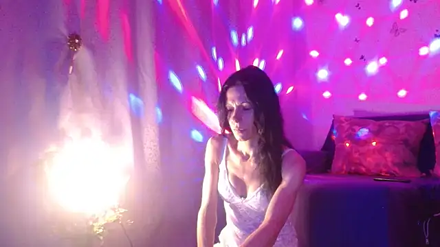 ElysaSun online show from 11-16-25, 06:13