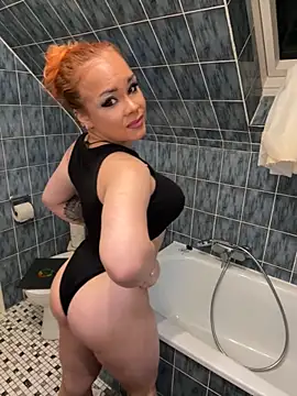 Snapshot of PennyPrincess chatting on 11-15-25, 06:15 PennyPrincess online show from 11-15-25, 06:15