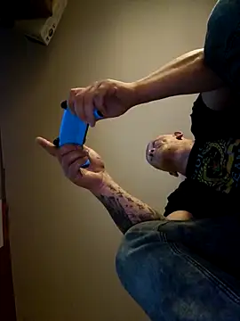 Snapshot of szaoonybyczek chatting on 11-16-25, 06:46 szaoonybyczek online show from 11-16-25, 06:46