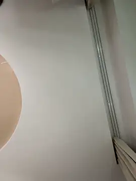 remirann  online show from 09-25-25, 06:33