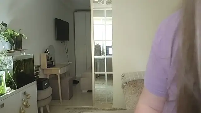 Snapshot of remirann_ chatting on 01-17-26, 01:49 remirann online show from 01-17-26, 01:49