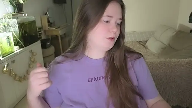 Snapshot of remirann_ chatting on 01-18-26, 02:43 remirann online show from 01-18-26, 02:43