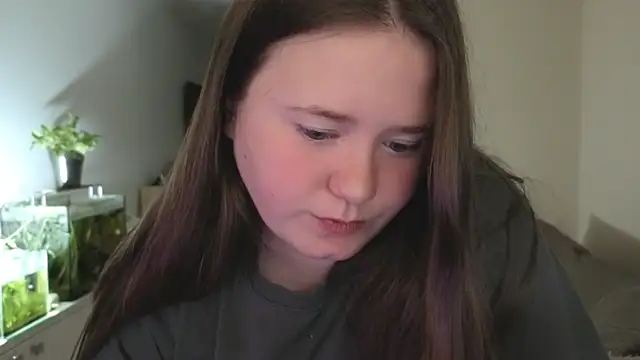 Snapshot of remirann_ chatting on 05-09-26, 02:33 remirann online show from 05-09-26, 02:33