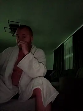 Adry1986 online show from 10-30-25, 05:24