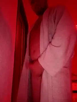 Adry1986 online show from 10-31-25, 04:19