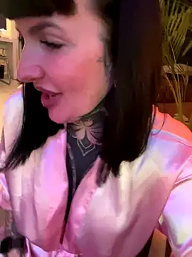 Snapshot of InkedBiitch chatting on 12-03-24, 08:06 InkedBiitch online show from 12-03-24, 08:06